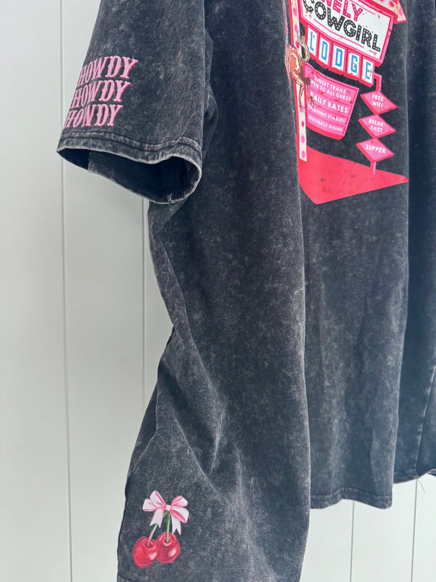 Enzyme Wash Tshirt - LONELY COWGIRLS