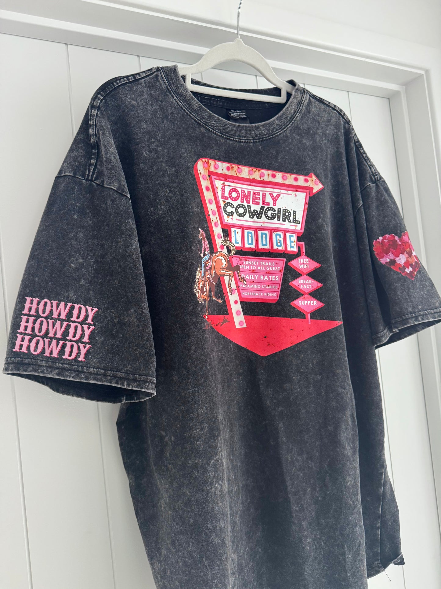 Enzyme Wash Tshirt - LONELY COWGIRLS