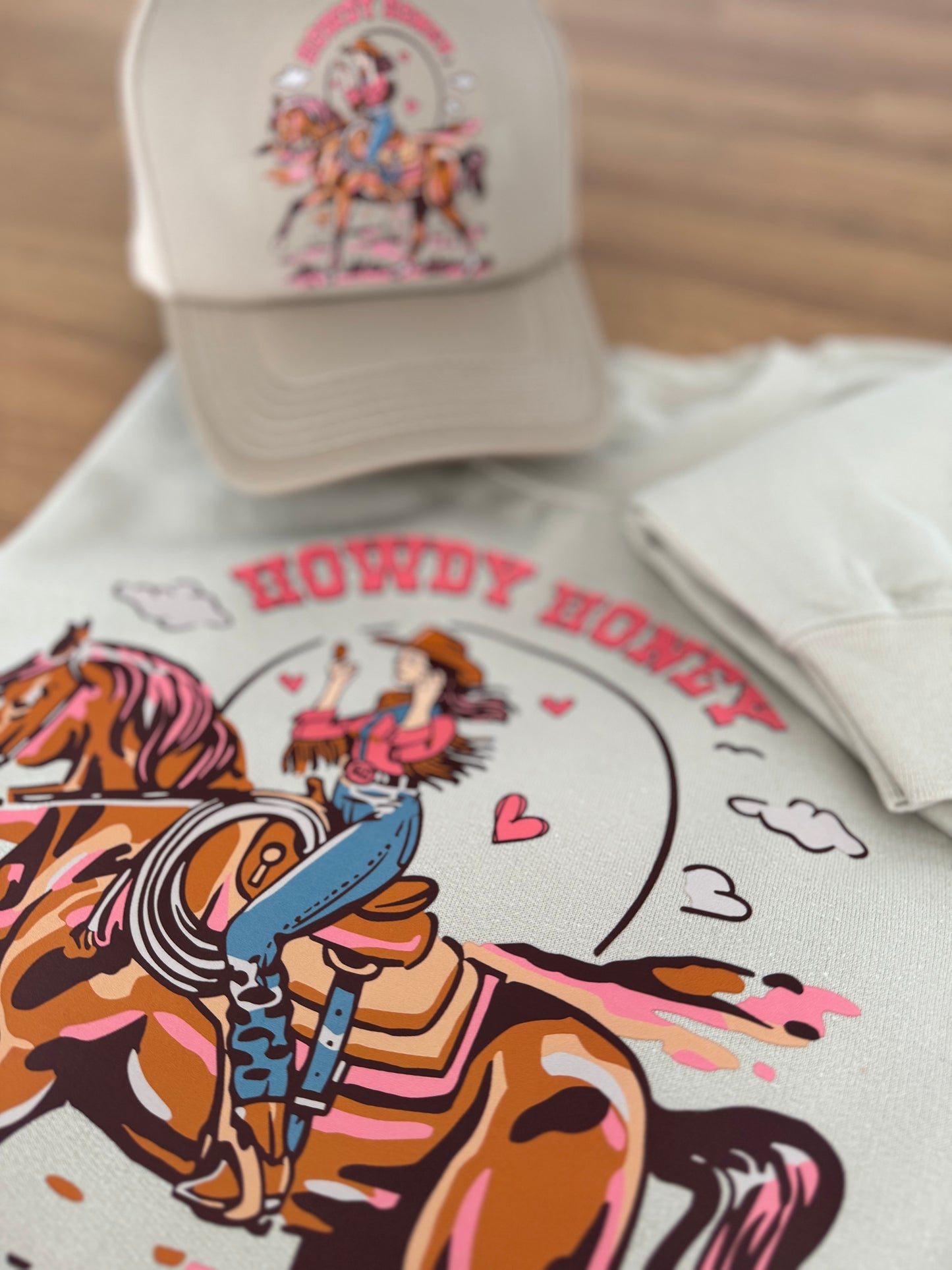 Long Sleeve Sweatshirt - HOWDY HONEY